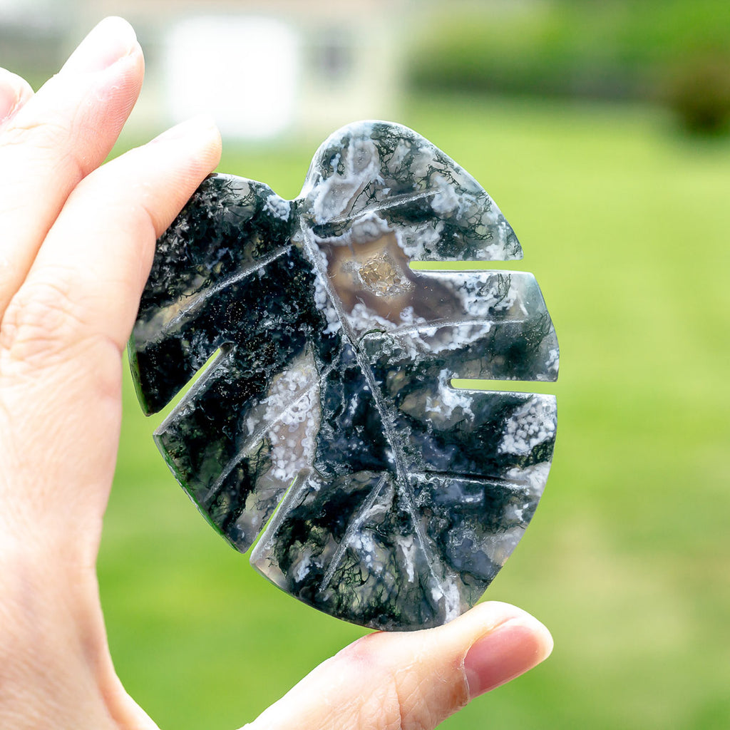 Moss Agate 101: Everything You Need To Know About This Gorgeous Crystal